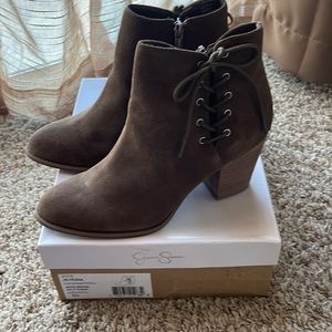 Jessica Simpson JS-YESHA Moss brown bootie 9M
